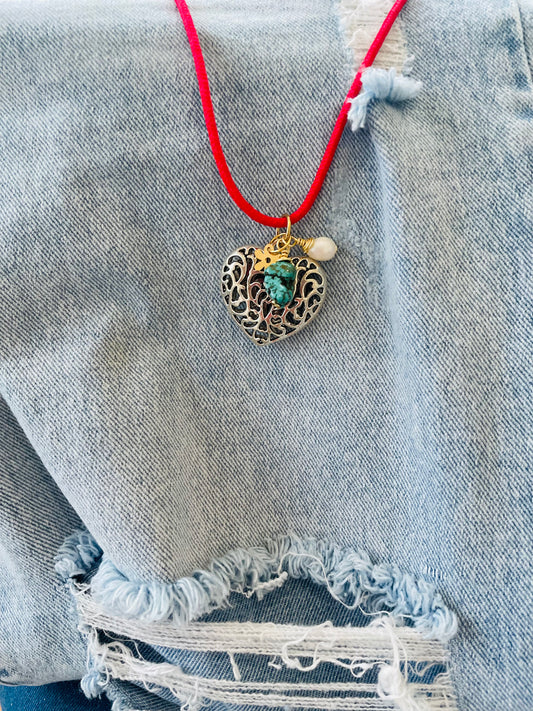 Collar: Corazon Rebelde